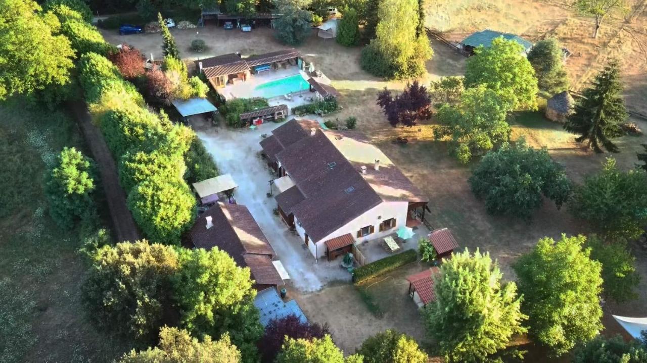 Hotel Le Bon Chemin Roulotte Sainte-Nathalène Exteriér fotografie